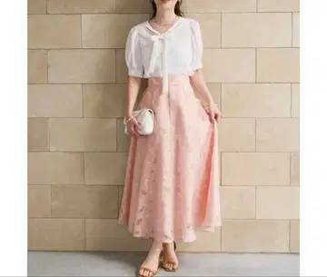 La boutique BonBon 오팔 가공 꽃 플레어 스커트