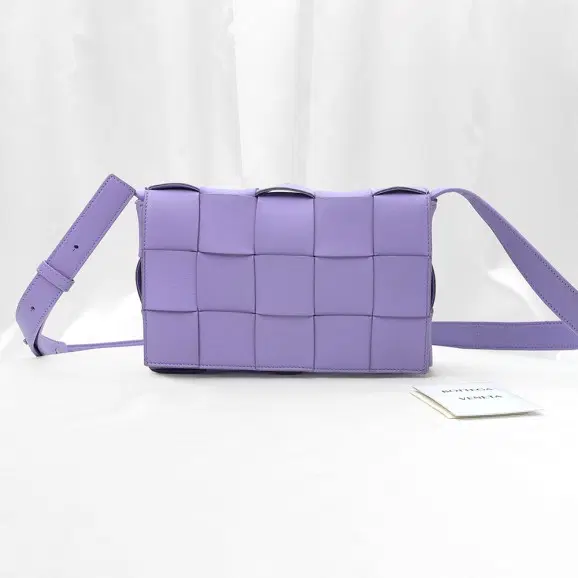 Bottega Veneta(보테가베네타) 578004 라벤더 인트레치아토 위빙 카세트 크로스백