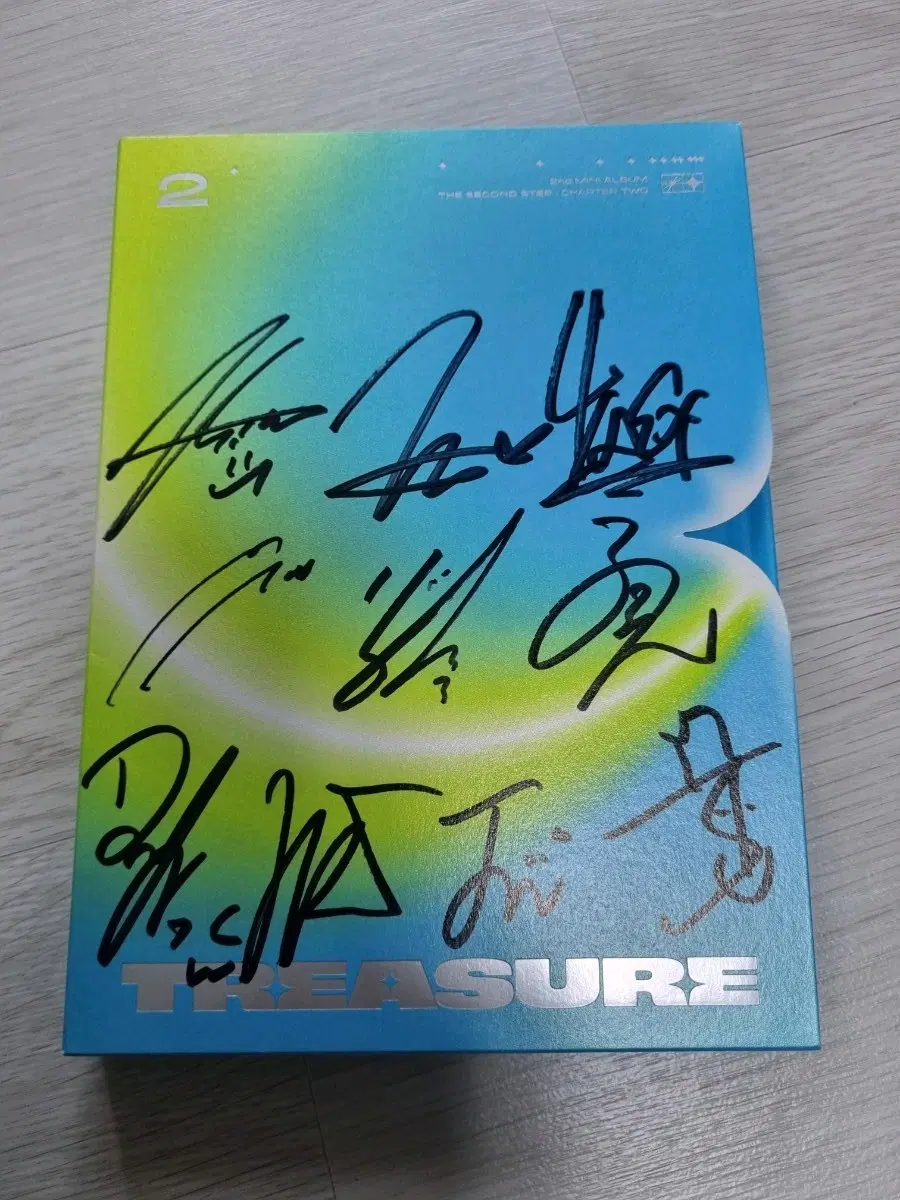 TREASURE 2집 The Second Step : Chapter Two 친필 싸인 앨범