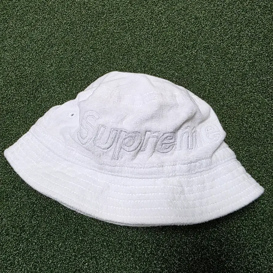 슈프림 X 라코스테 타월 벙거지 모자 화이트