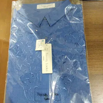 새상품 Twenty Looks 반팔 블라우스 꽃무늬 자수 블루