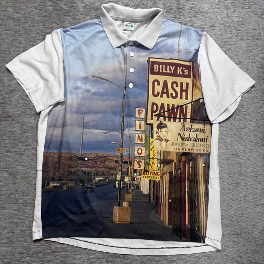 샌드 사운드 남성 Cash Pawn Graphic 반팔 카라 티셔츠