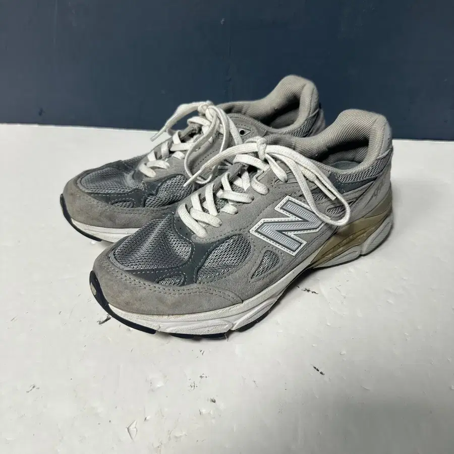 230 뉴발란스 990 v3 그레이 스니커즈