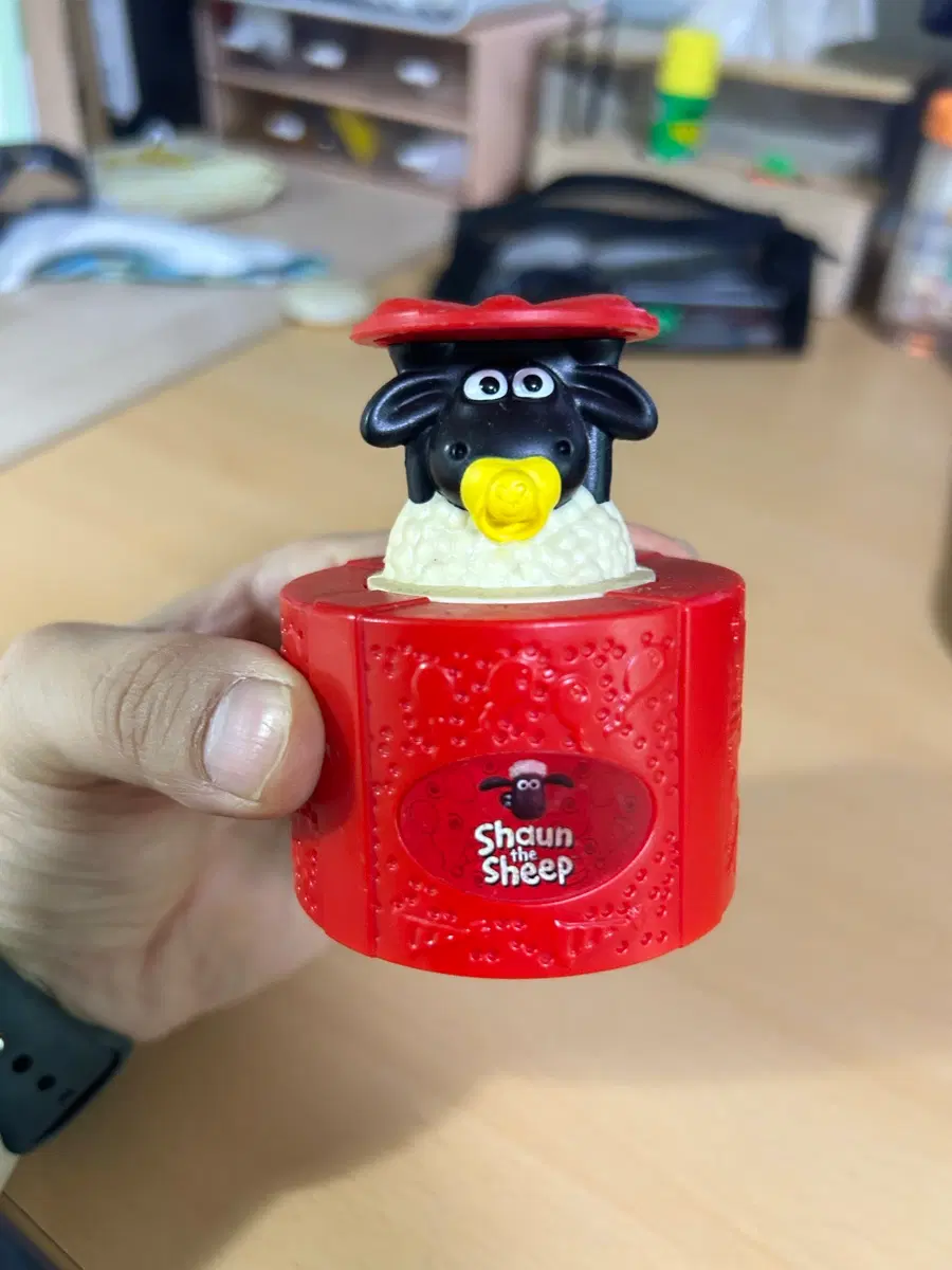 Shaun the Sheep 빨간색 장난감