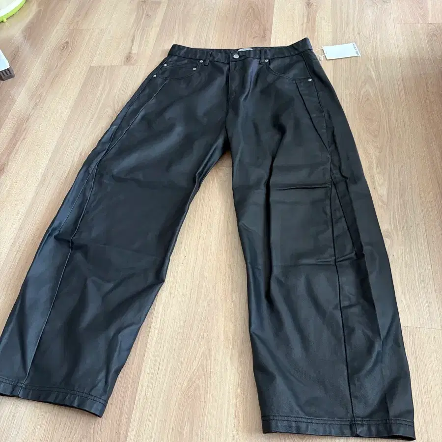 (XL) 새상품 밀로 네오 커브드 코티드 팬츠 코팅진