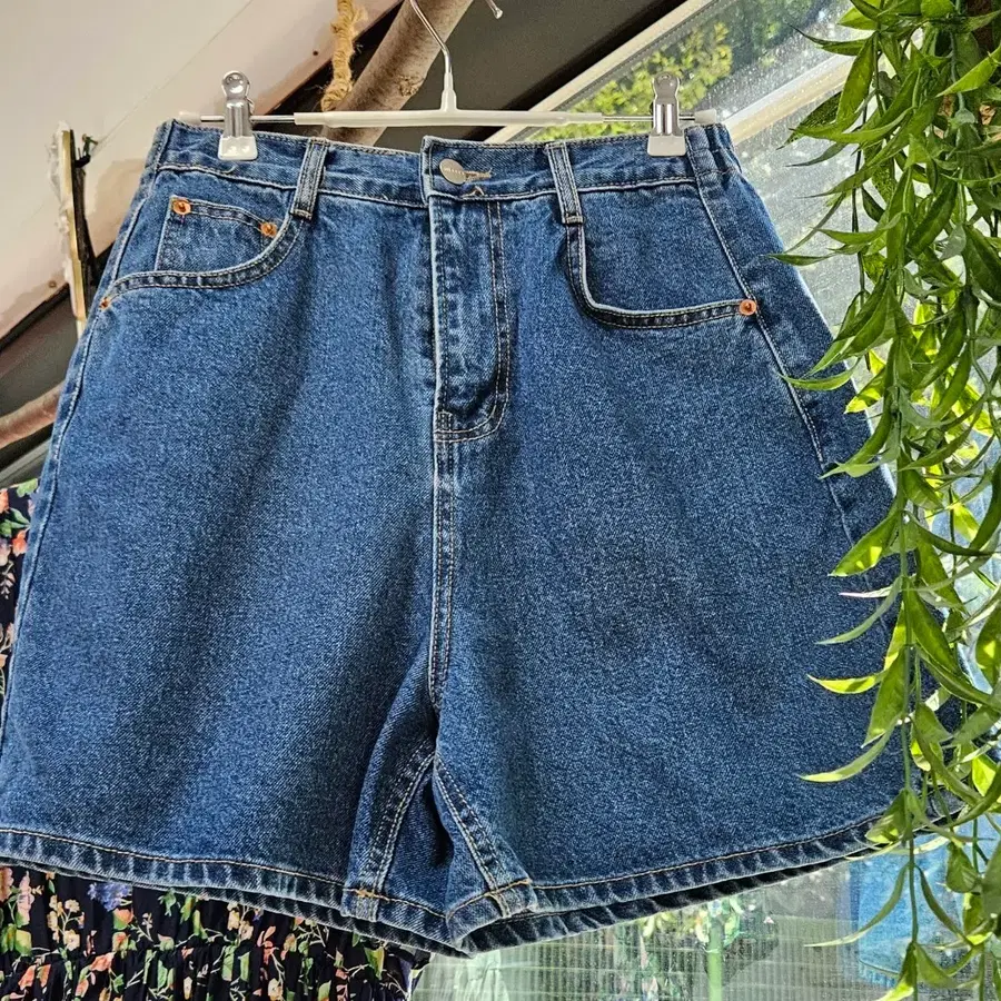 [새상품]데님 뒷밴딩 반바지(55~)