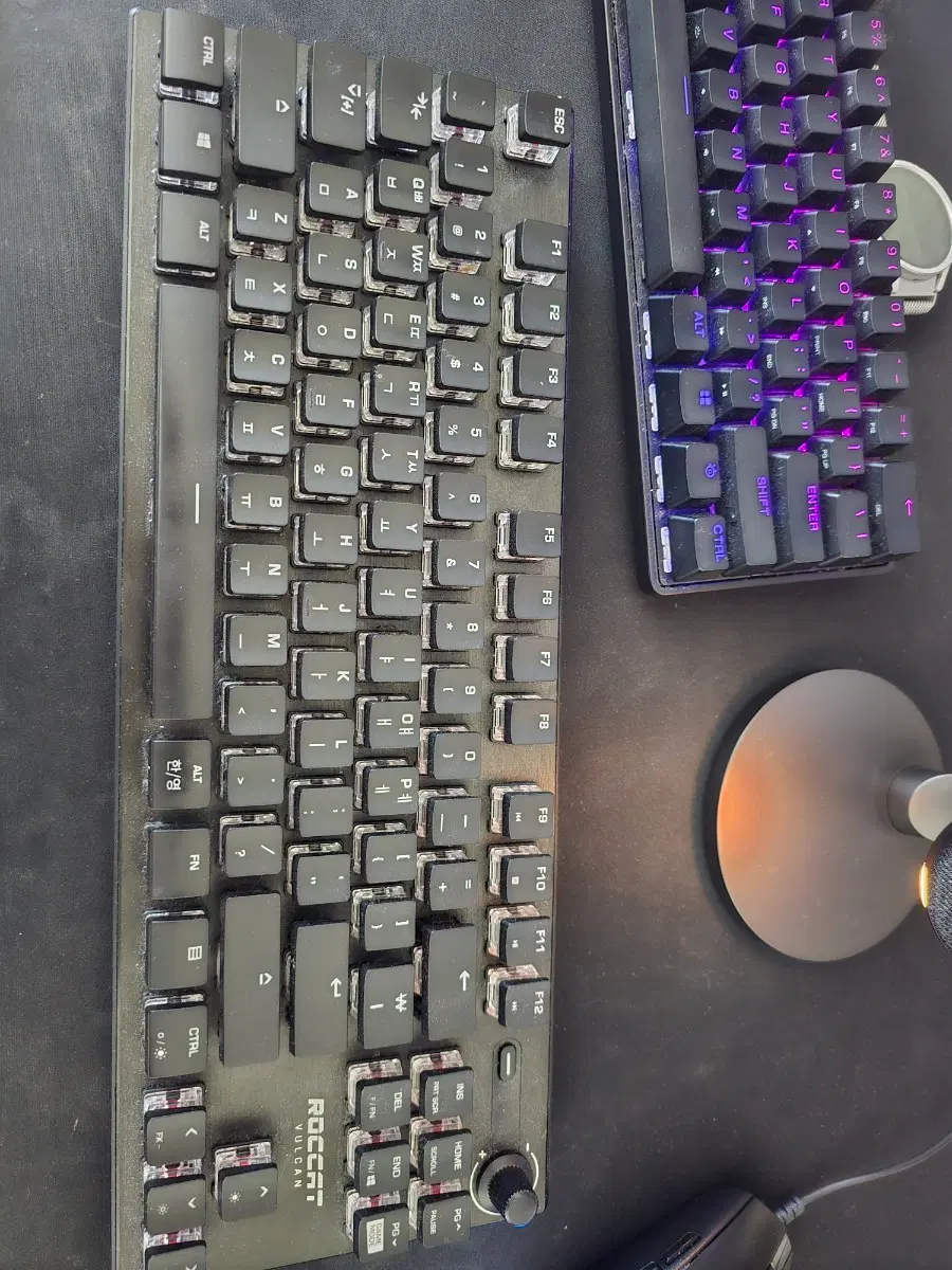 로캣 벌칸 tkl 기계식 텐키리스