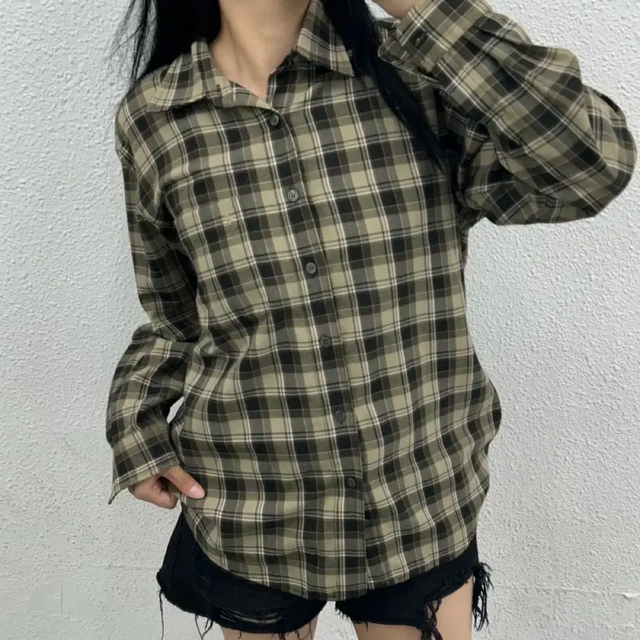 입생로랑 아이보리로고 체크 셔츠 95