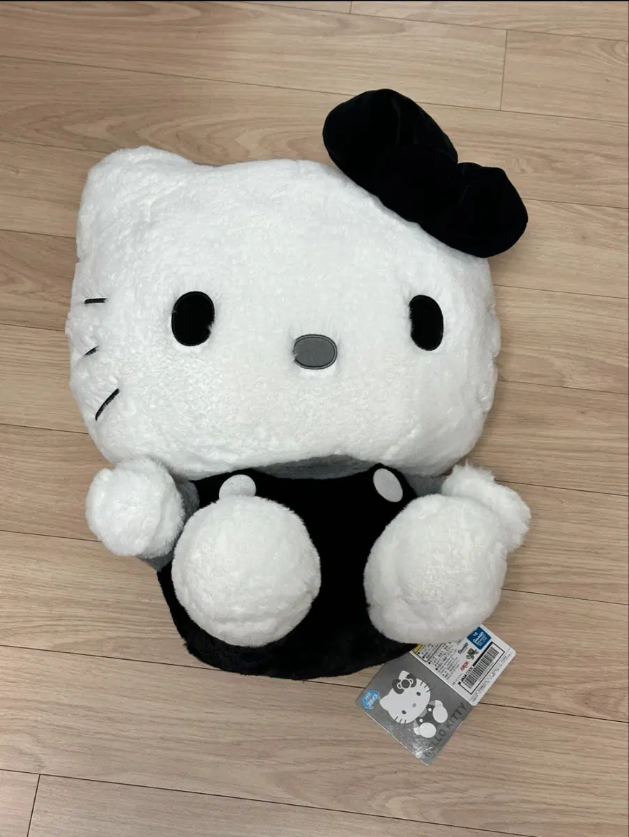 헬로키티 흑백인형 40cm