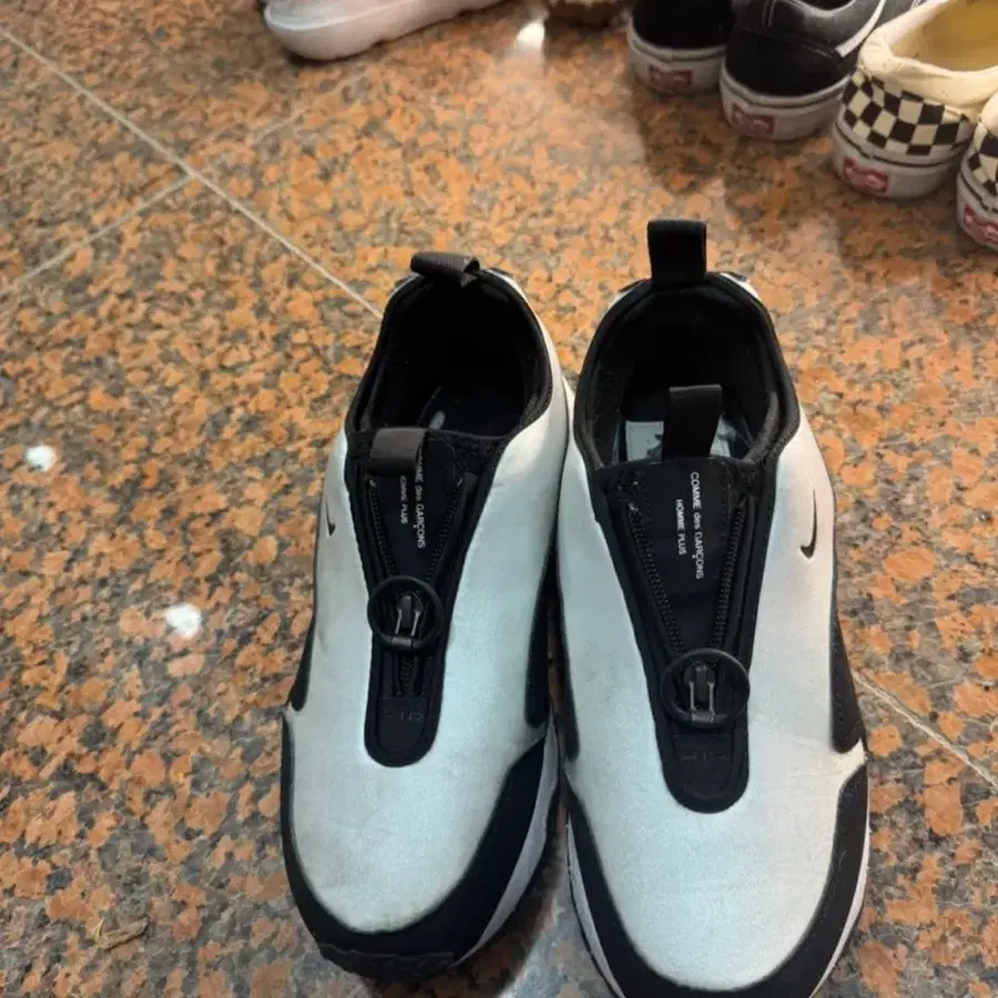 꼼데 에어맥스260