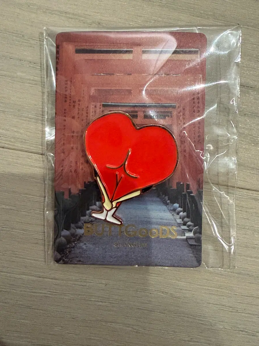BUTI GOODS 세트 하트 핀 + Shanghai 판다 핀