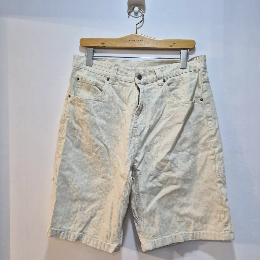 31) ZARA 아아보리 데님 쇼츠 팝니다