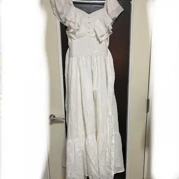 화이트 프릴 롱 원피스