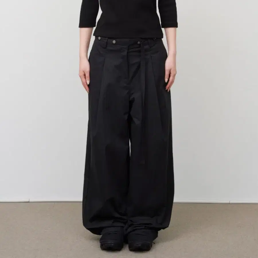 하이파이펑크 Beck Belted Pants 구해요