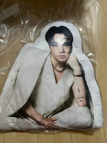 제3대 JSB 2026년 달력 다이컷 쿠션 OMI