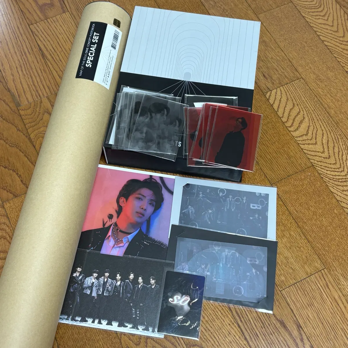 방탄 맵솔 컨셉 포토북, 초판 포스터 포함