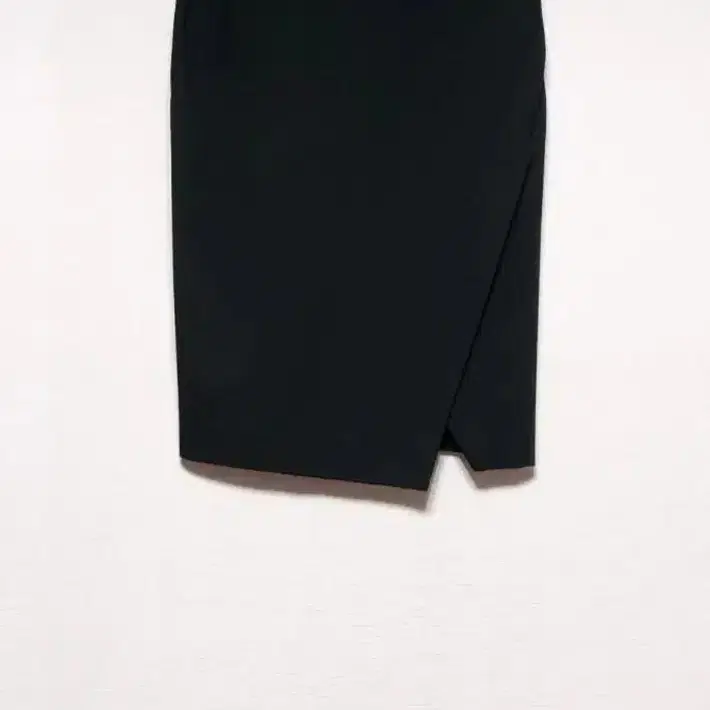 정품] 아르마니 꼴레지오니(Armani Collezioni) 블랙 미디 스커트 (IT 38 size)