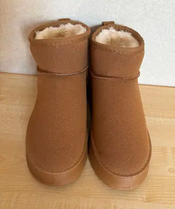 [ 미사용 새상품 ] 통굽 어그 부츠 카멜 39 (24.5cm) 보아