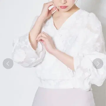꽃무늬 자카드 2way 블라우스 화이트