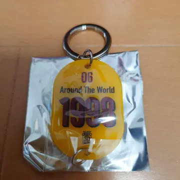 DA PUMP 랜덤 아크릴 키링 노랑 Around The World