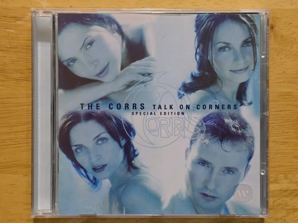 CD 음반 The Corrs 코어스- Talk On Corners
