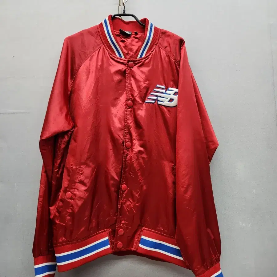 올드스쿨 뉴발란스 로고와펜 새틴 바시티 자켓 XL(XL)
