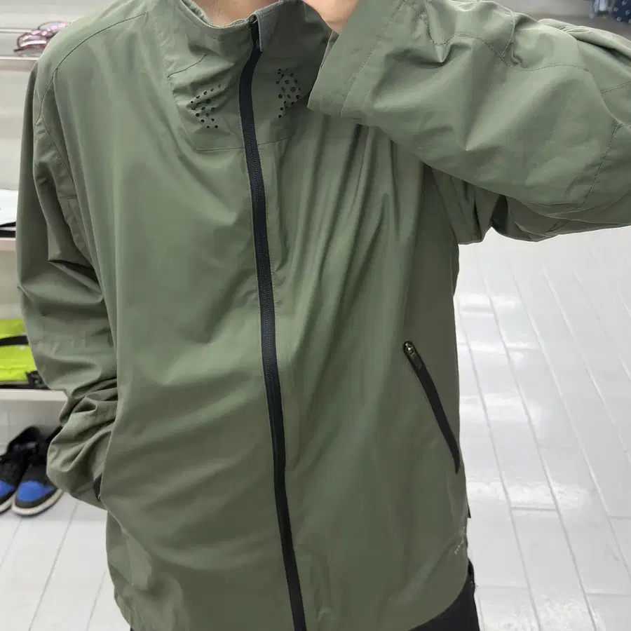 (L) 나이키 클라이마핏 기능성 하이넥 바람막이 자켓 카키