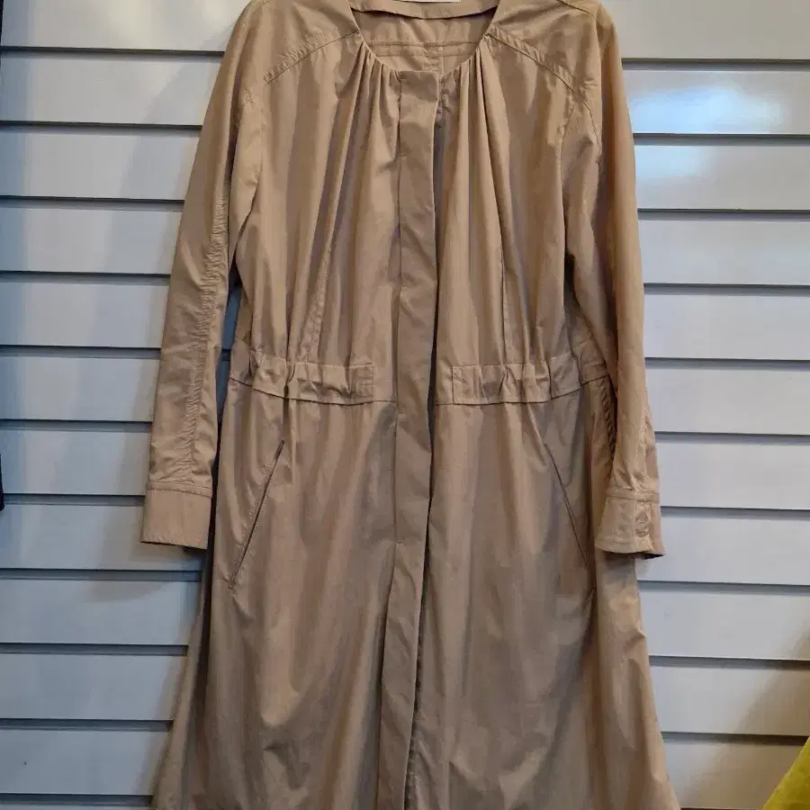 BCBG 베이지색 롱 쟈켓