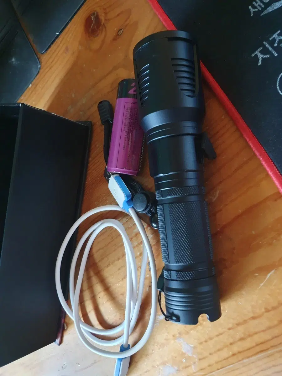 제스트 Z-P99C 충전식 줌 랜턴