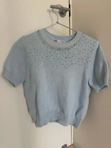 ZARA 비쥬 장식 반팔 니트 라이트 블루