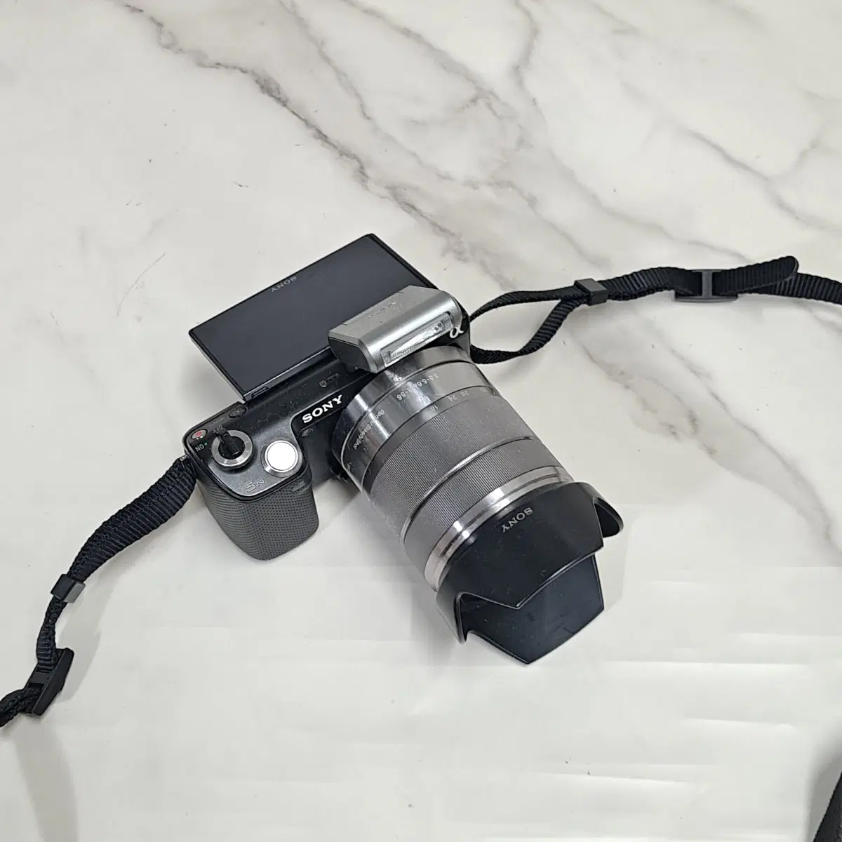 소니 알파 NEX-5N 미러리스 /18-55mm 렌즈