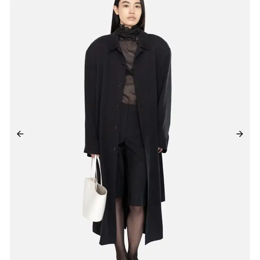 (구해요!!) 아모멘토 트렌치 코트 Cupro Oversize Trench Coat, Black
