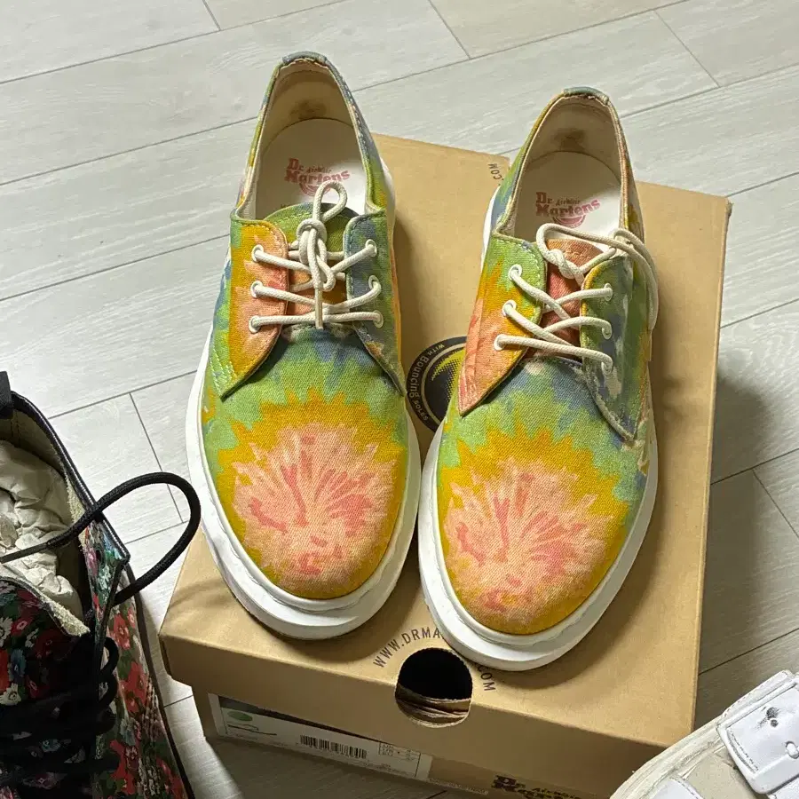 정품 닥터마틴 빈티지 tie dye 캔버스 로퍼 uk4