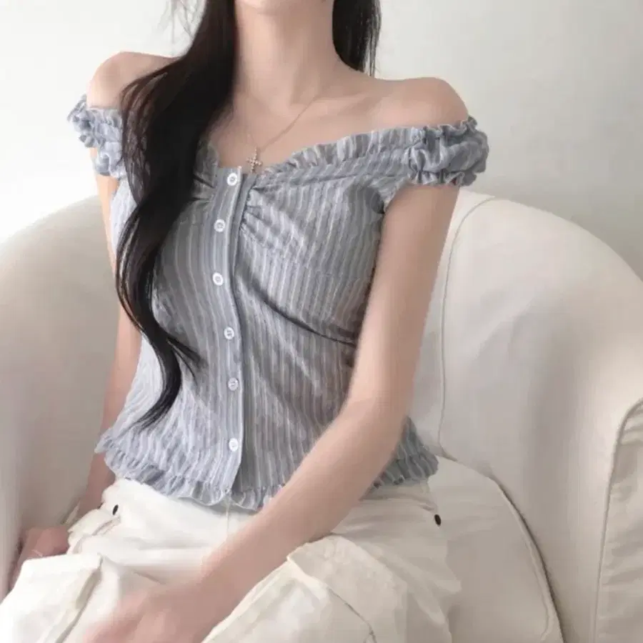 에이블리 스트라이프 나시 민소매 블라우스 오프숄더