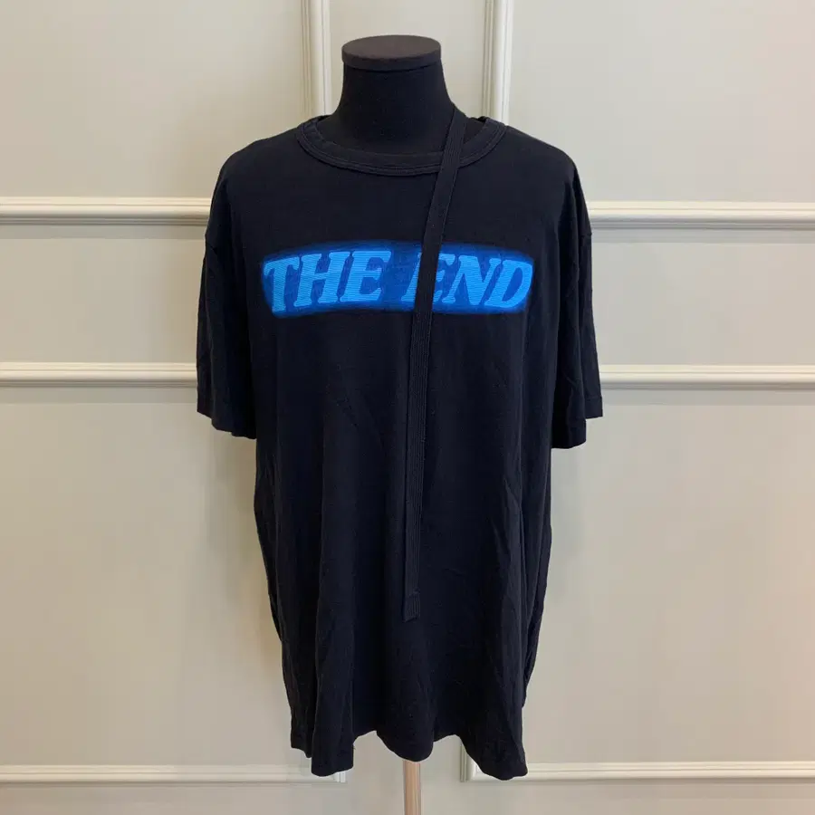 267003734 오프화이트 The End 반팔 티셔츠 블랙