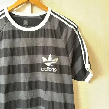00's 아디다스 블랙 택 보더 티셔츠