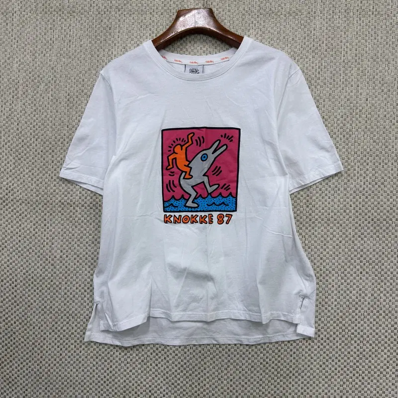 키스해링 반팔티 105 H02265