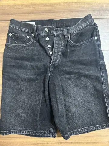 ZARA 블랙 데님 숏팬츠