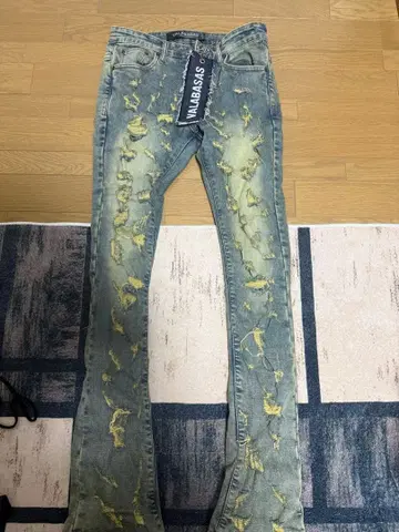 VALABASAS 데미지 데님 팬츠