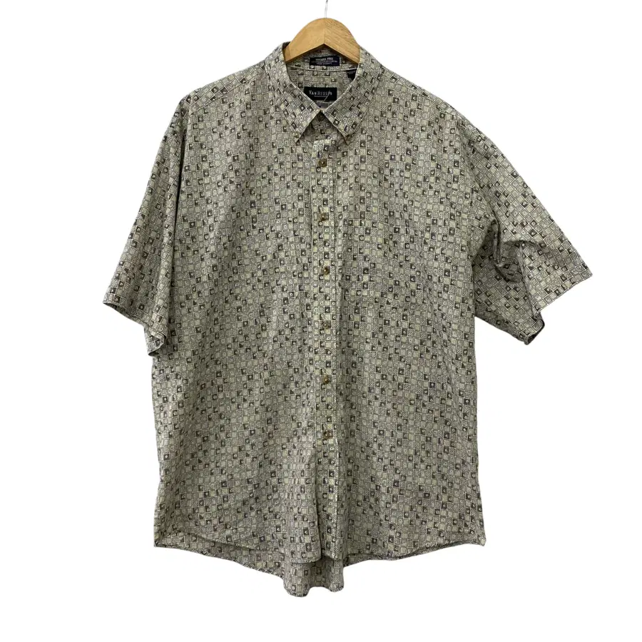 A716. VAN HEUSEN 패턴 반팔셔츠(XL)
