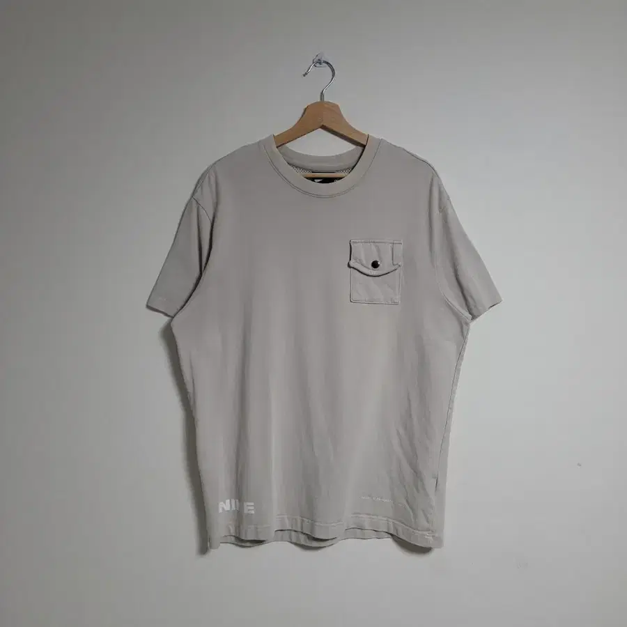 (XL) NIKE 나이키 시티 메이드 포켓 반팔 티셔츠 베이지색