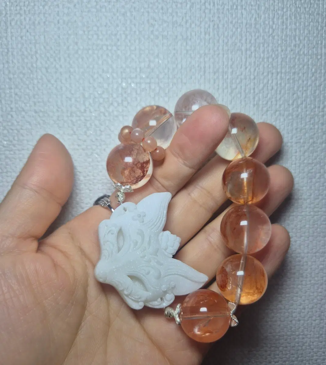 [천연석/Silver925] 백옥 여우 & 18mm 대알 홍교화 수정 핸드메이드 팔찌