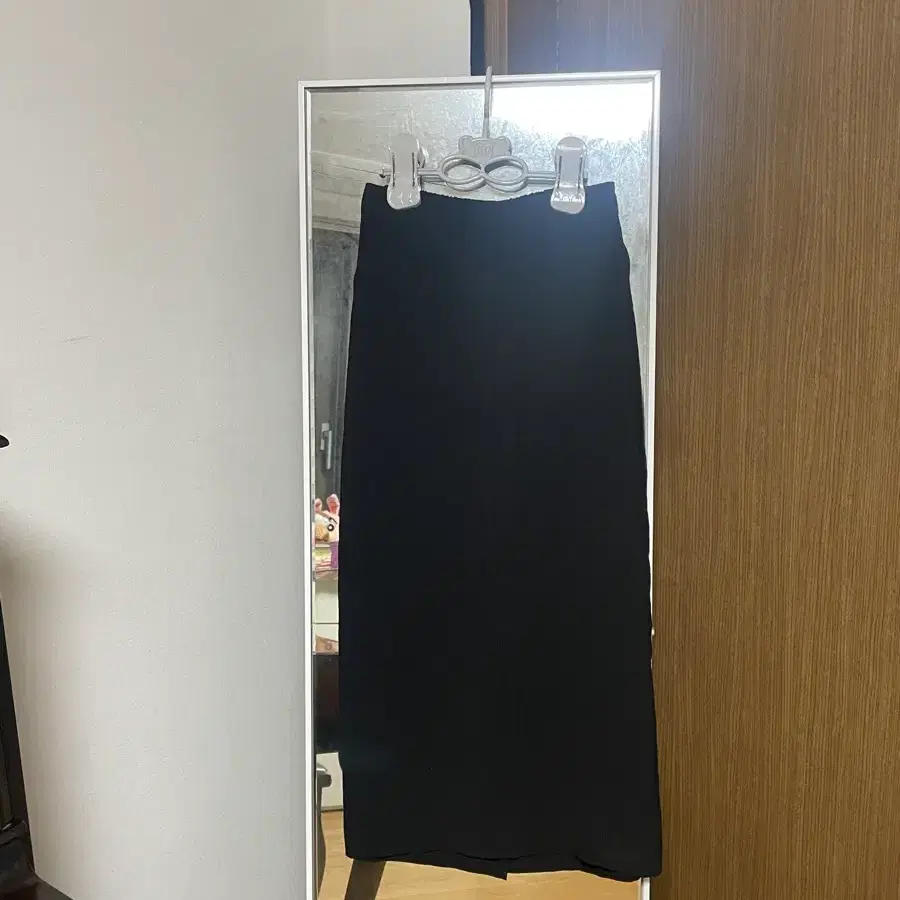 [새제품] H라인 롱 스커트 블랙