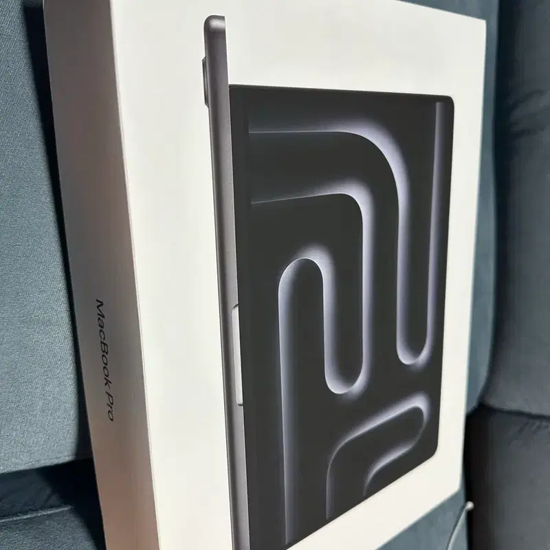 맥북 프로 스페이스그레이 m4 16gb 512gb