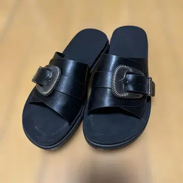 니코앤드 웨스턴 버클 샌들