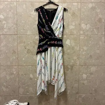 BCBGMAXAZRIA 슬리브리스 꽃무늬 비대칭 원피스