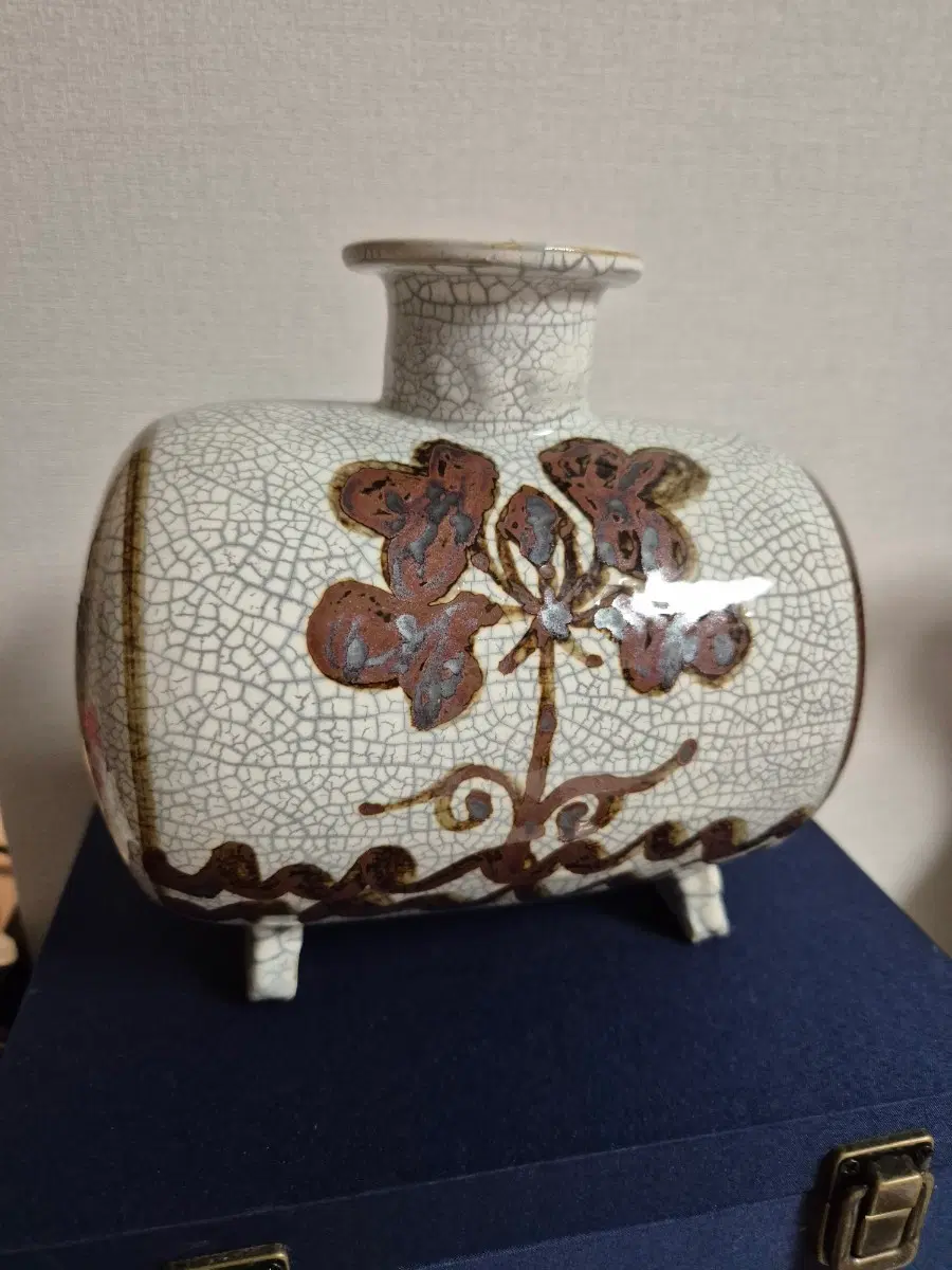 철화 장군병도자기