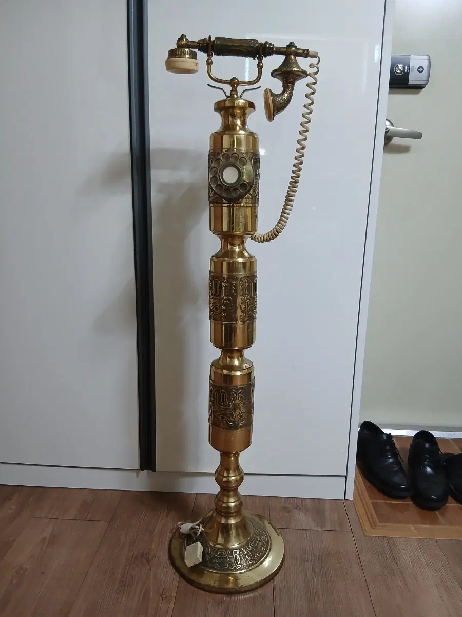 전화기 (황 동)