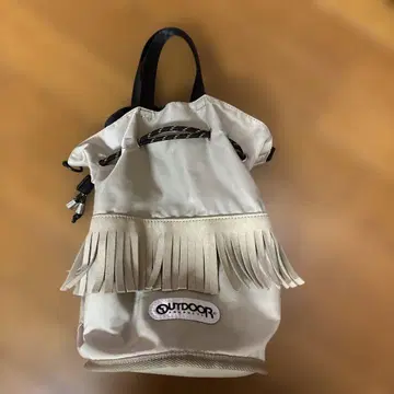 OUTDOOR PRODUCTS 프린지 복조리 백 베이지