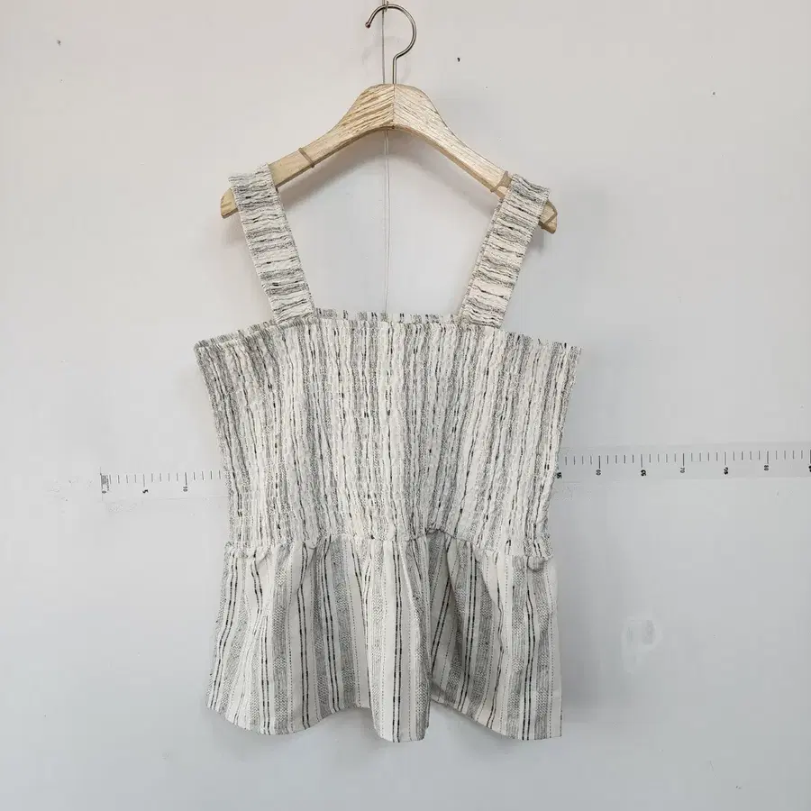 리리앤코 스트라이프 뷔스티에 탑 브라운